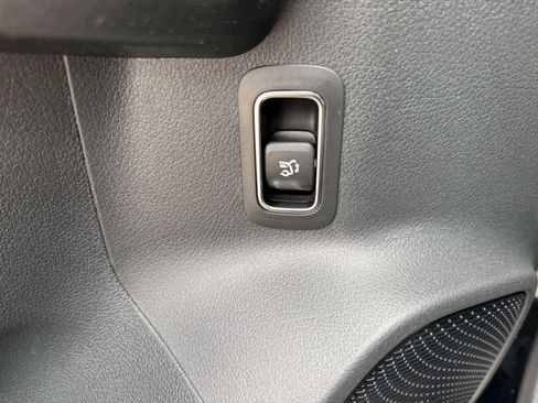 New 2026 Mercedes-Benz GLB 250 4MATIC image 25