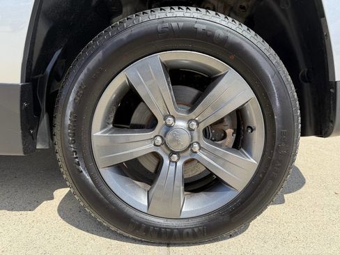 Used 2015 Jeep Patriot High Altitude AWD/4WD image 10