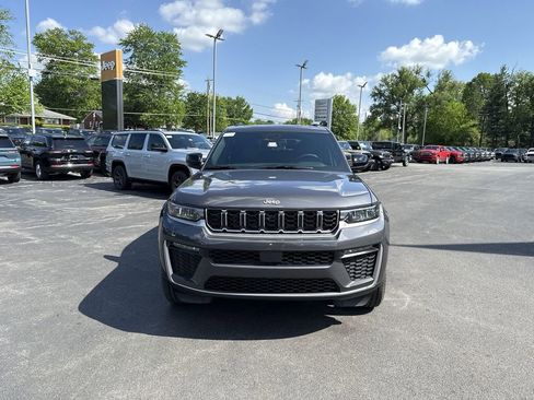 New 2026 Jeep Grand Cherokee L Limited AWD/4WD image 16
