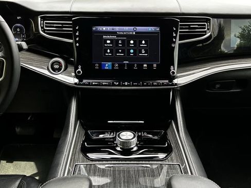 Used 2022 Jeep Wagoneer Series II image 16