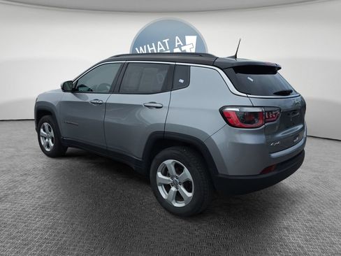 Used 2020 Jeep Compass Latitude w/ Cold Weather Group AWD/4WD image 6