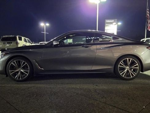 Used 2019 INFINITI Q60 3.0t Luxe w/ Essential Package image 6