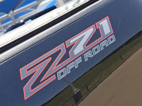Used 2022 Chevrolet Colorado Z71 w/ LPO, Tonneau and Step Package AWD/4WD image 31