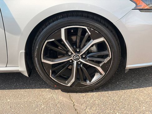 Certified 2024 Nissan Altima 2.5 SR w/ SR Premium Package FWD image 10