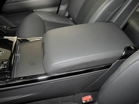 Used 2024 Land Rover Range Rover Sport SE AWD/4WD image 29