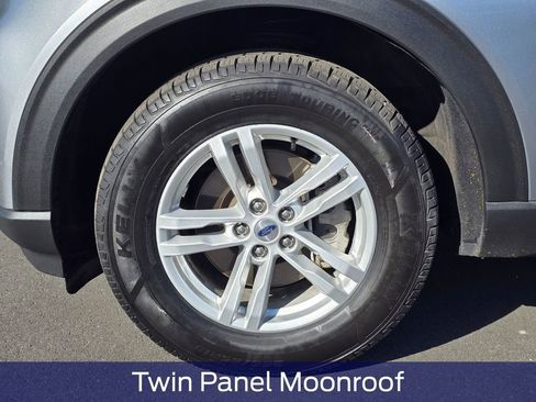 Used 2024 Ford Explorer XLT w/ Equipment Group 202A AWD/4WD image 9