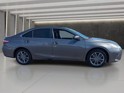 Used 2017 Toyota Camry SE image 7