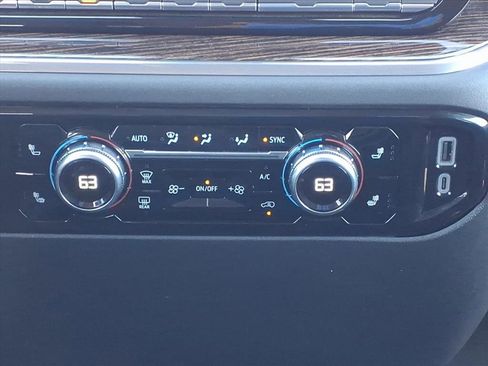 Used 2024 GMC Sierra 1500 SLE image 18