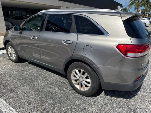 Used 2016 Kia Sorento FWD w/ LX Convenience Package image 12