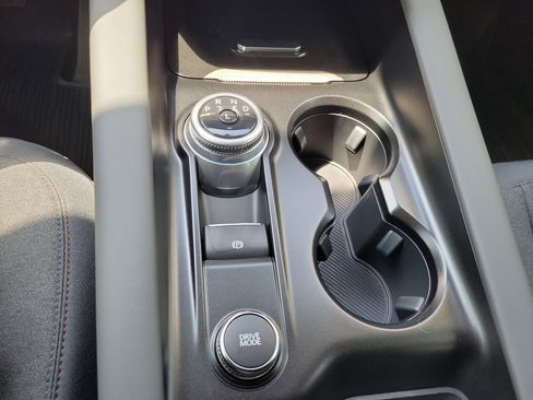 Used 2025 Ford Explorer Active AWD/4WD image 31