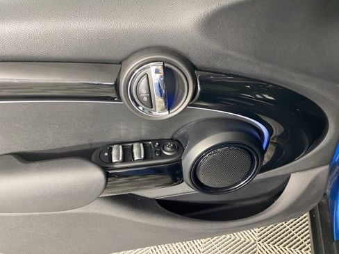 Certified 2023 MINI Cooper 4-Door Hardtop image 10