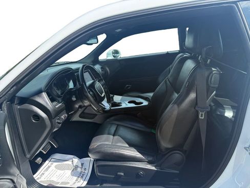 Used 2021 Dodge Challenger SXT w/ Plus Package RWD image 9