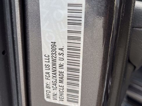 Used 2022 Jeep Wrangler Sport AWD/4WD image 25