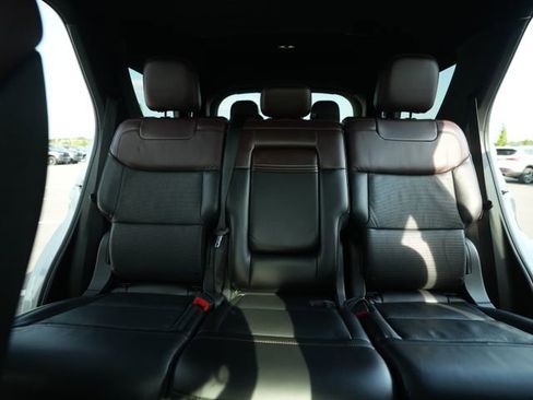 Used 2020 Ford Explorer Platinum w/ Premium Technology Package AWD/4WD image 42