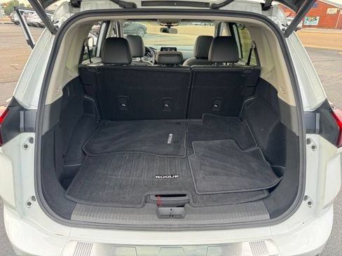 Used 2025 Nissan Rogue SV w/ SV Premium Package AWD/4WD image 23