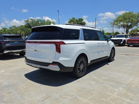 New 2026 Kia Carnival EX FWD image 8
