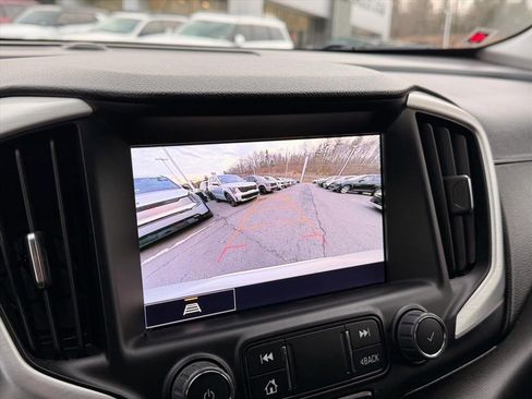 Used 2024 GMC Terrain SLT image 23