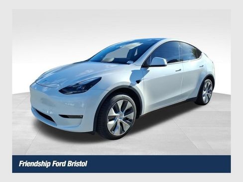 Used 2023 Tesla Model Y Long Range AWD/4WD image 1