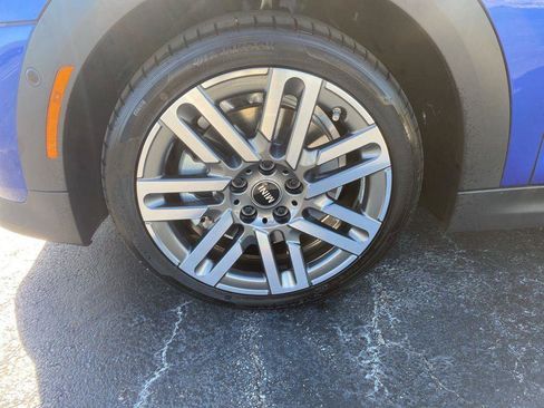 Used 2025 MINI Cooper 2-Door Hardtop FWD image 9