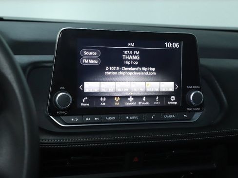 Used 2024 Nissan Rogue S AWD/4WD image 25