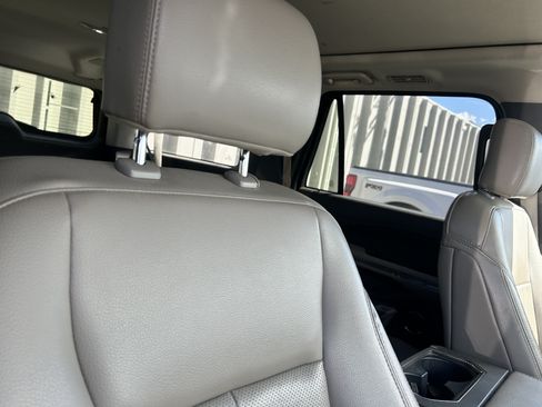 Used 2019 Ford Expedition Max XLT w/ Equipment Group 202A AWD/4WD image 13