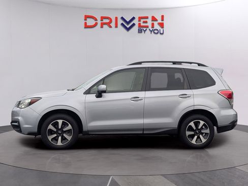 Used 2017 Subaru Forester 2.5i Premium w/ All-Weather Package AWD/4WD image 2