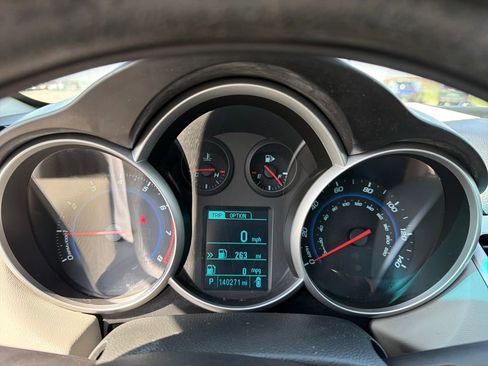 Used 2013 Chevrolet Cruze LS image 14