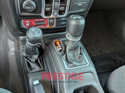 Used 2025 Jeep Wrangler Unlimited Sport AWD/4WD image 27