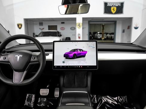 Used 2022 Tesla Model Y Performance AWD/4WD image 14