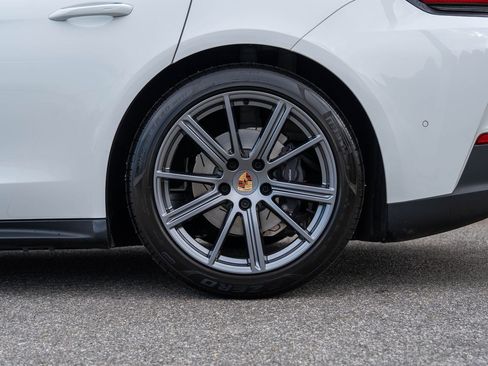 Certified 2025 Porsche Panamera image 13