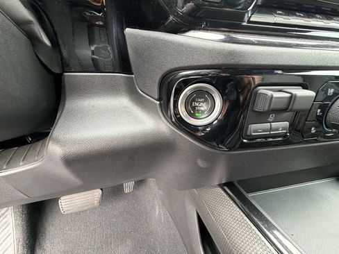 Certified 2022 Chevrolet Silverado 1500 ZR2 w/ Technology Package AWD/4WD image 18