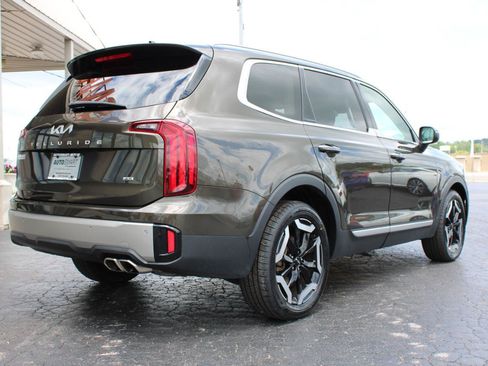 Used 2023 Kia Telluride S AWD/4WD image 4