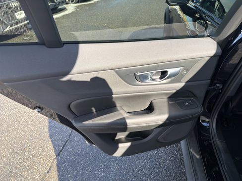 Certified 2025 Volvo V60 B5 Cross Country Plus image 8