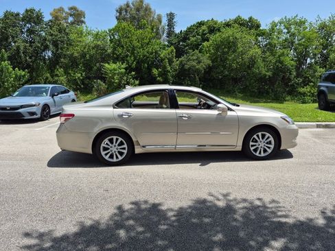 Used 2011 Lexus ES 350 FWD image 4