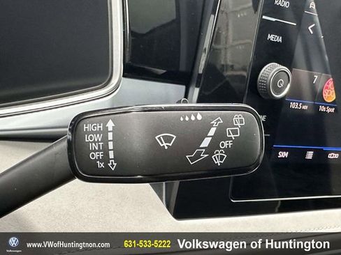 Certified 2025 Volkswagen Taos SE w/ Panoramic Sunroof Package image 36