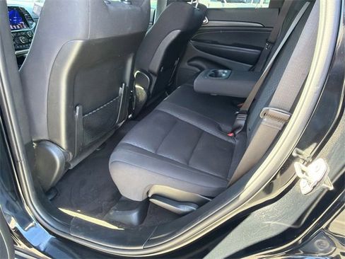 Used 2019 Jeep Grand Cherokee Laredo image 21