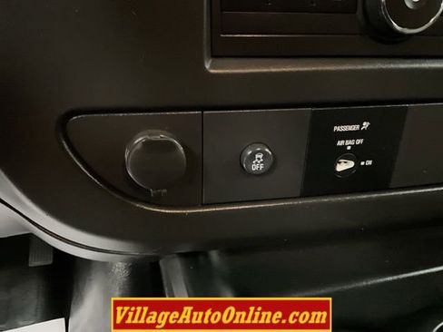 Used 2014 Chevrolet Express 2500 image 22