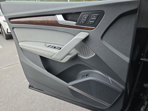 Used 2019 Audi Q5 2.0T Premium Plus w/ Premium Plus Package image 25