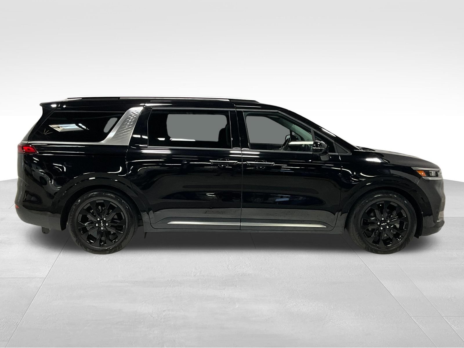 Used 2024 Kia Carnival SX Prestige FWD image 3