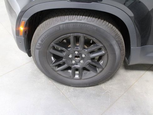 Used 2024 Land Rover Defender 110 S image 36