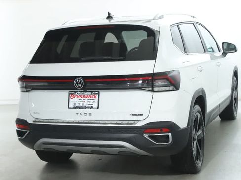 Certified 2025 Volkswagen Taos SEL w/ Black Wheel Plus Package AWD/4WD image 49