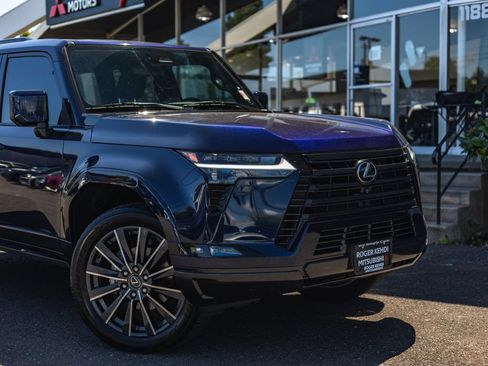 Used 2024 Lexus GX 550 w/ Accessory Package (Z1) AWD/4WD image 3