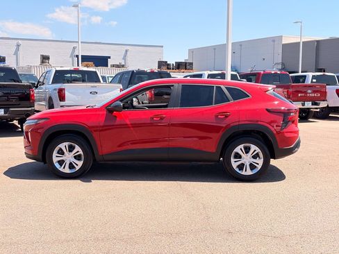 Used 2026 Chevrolet Trax LS FWD image 31
