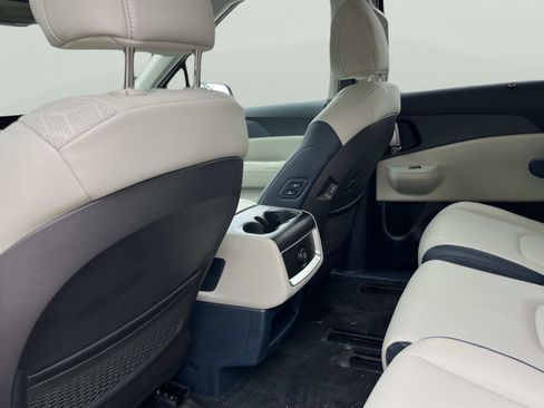New 2026 Kia Carnival EX FWD image 22