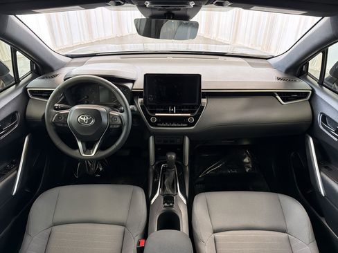 Used 2024 Toyota Corolla Cross AWD Hybrid image 16