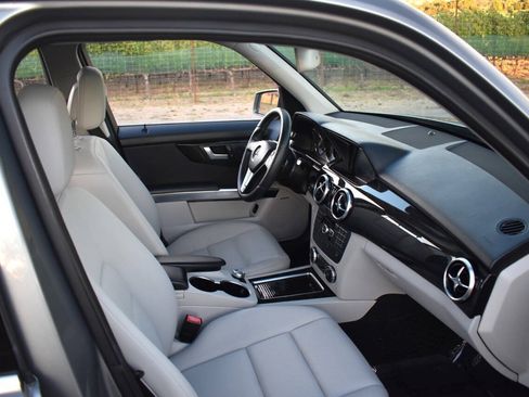Used 2014 Mercedes-Benz GLK 350 4MATIC image 25