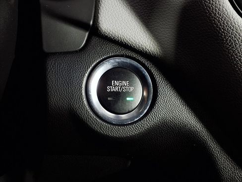 Used 2022 Chevrolet Equinox LS w/ LS Convenience Package image 16