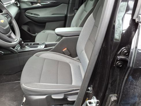 Used 2025 Chevrolet TrailBlazer LT image 9