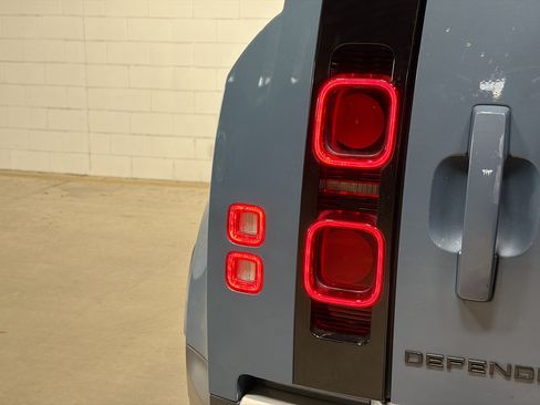 Used 2023 Land Rover Defender 110 S AWD/4WD image 11
