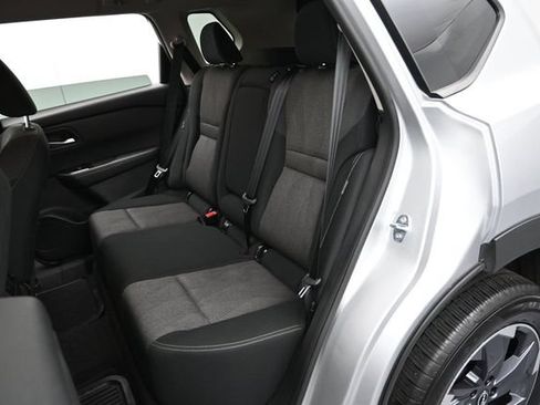 Used 2025 Nissan Rogue SV FWD image 25